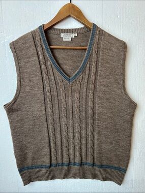 Vintage Jaysport Wool Blend Men's Tan Cable Knit V-Neck Sweater Vest. Size Large